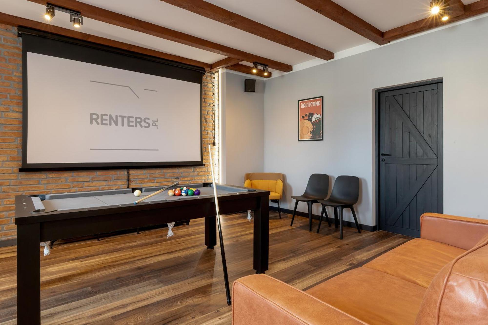 Wyjatkowy Z Projektorem I Stolem Bilardowym W Centrum Gdyni By Renters * Gdynia