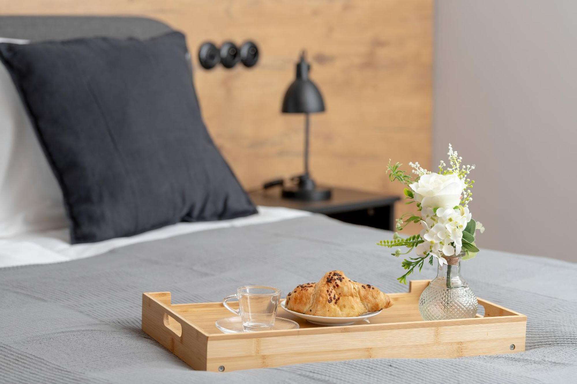Apartment Wyjatkowy Z Projektorem I Stolem Bilardowym W Centrum Gdyni By Renters