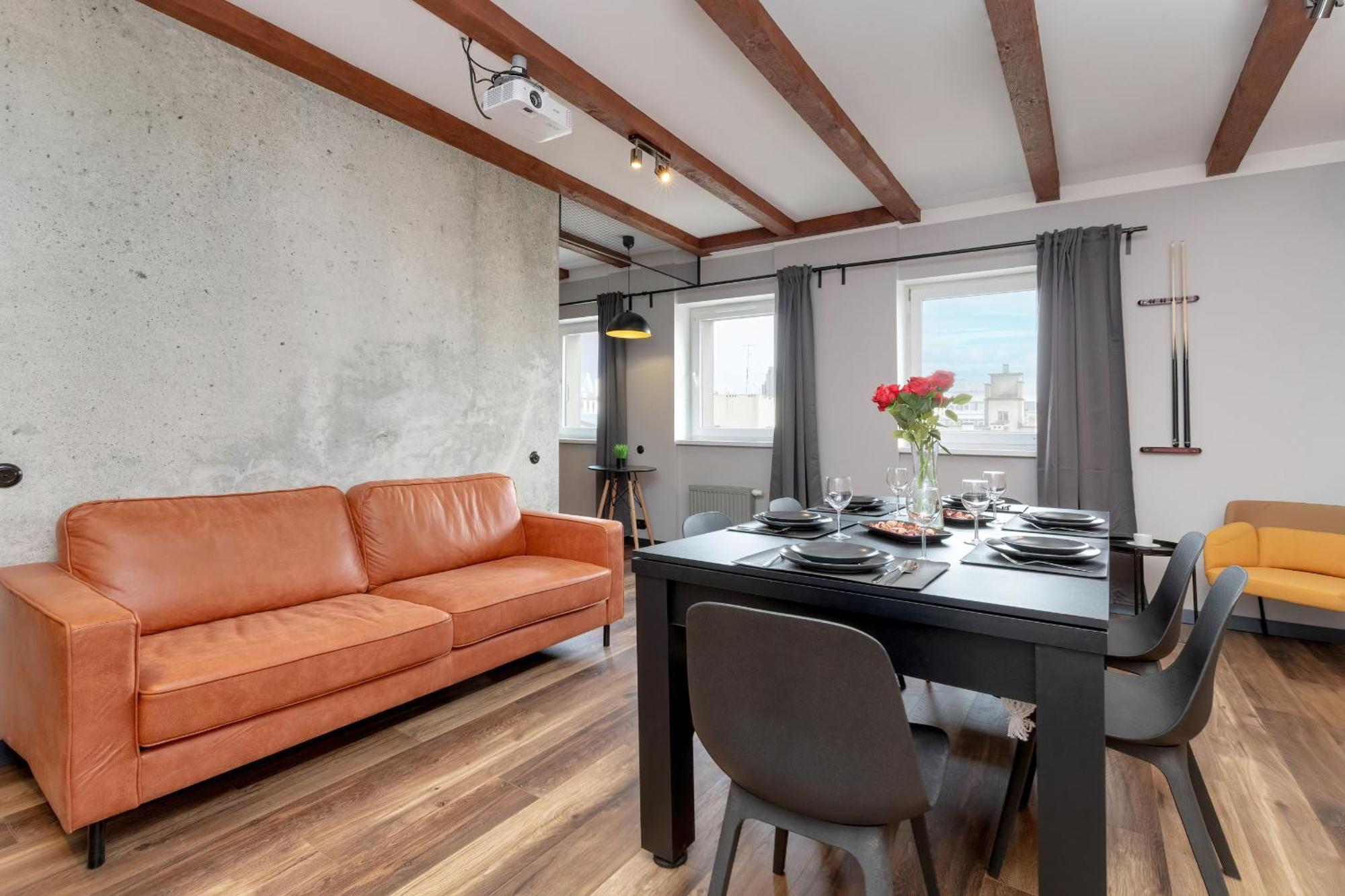 Wyjatkowy Z Projektorem I Stolem Bilardowym W Centrum Gdyni By Renters *