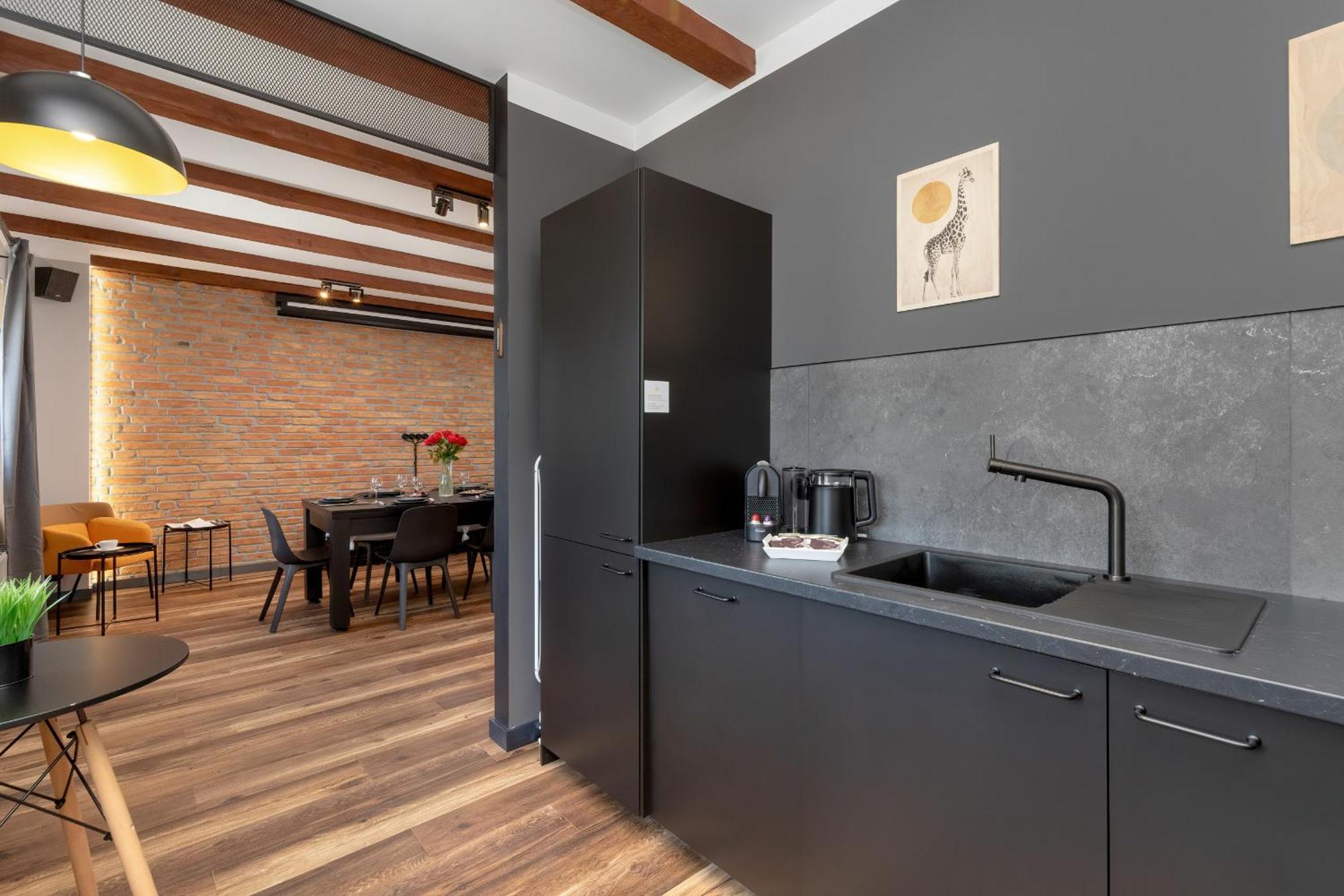 Apartment Wyjatkowy Z Projektorem I Stolem Bilardowym W Centrum Gdyni By Renters *