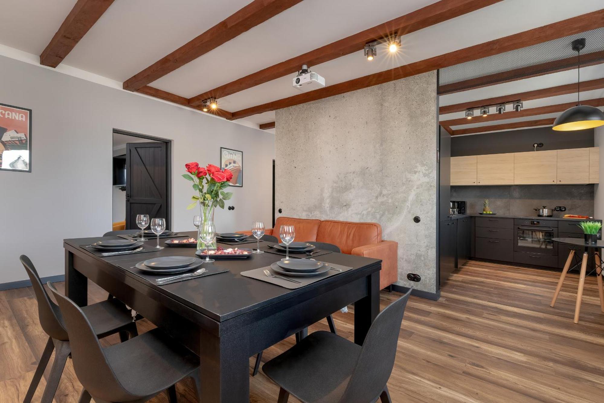 Wyjatkowy Z Projektorem I Stolem Bilardowym W Centrum Gdyni By Renters Apartment