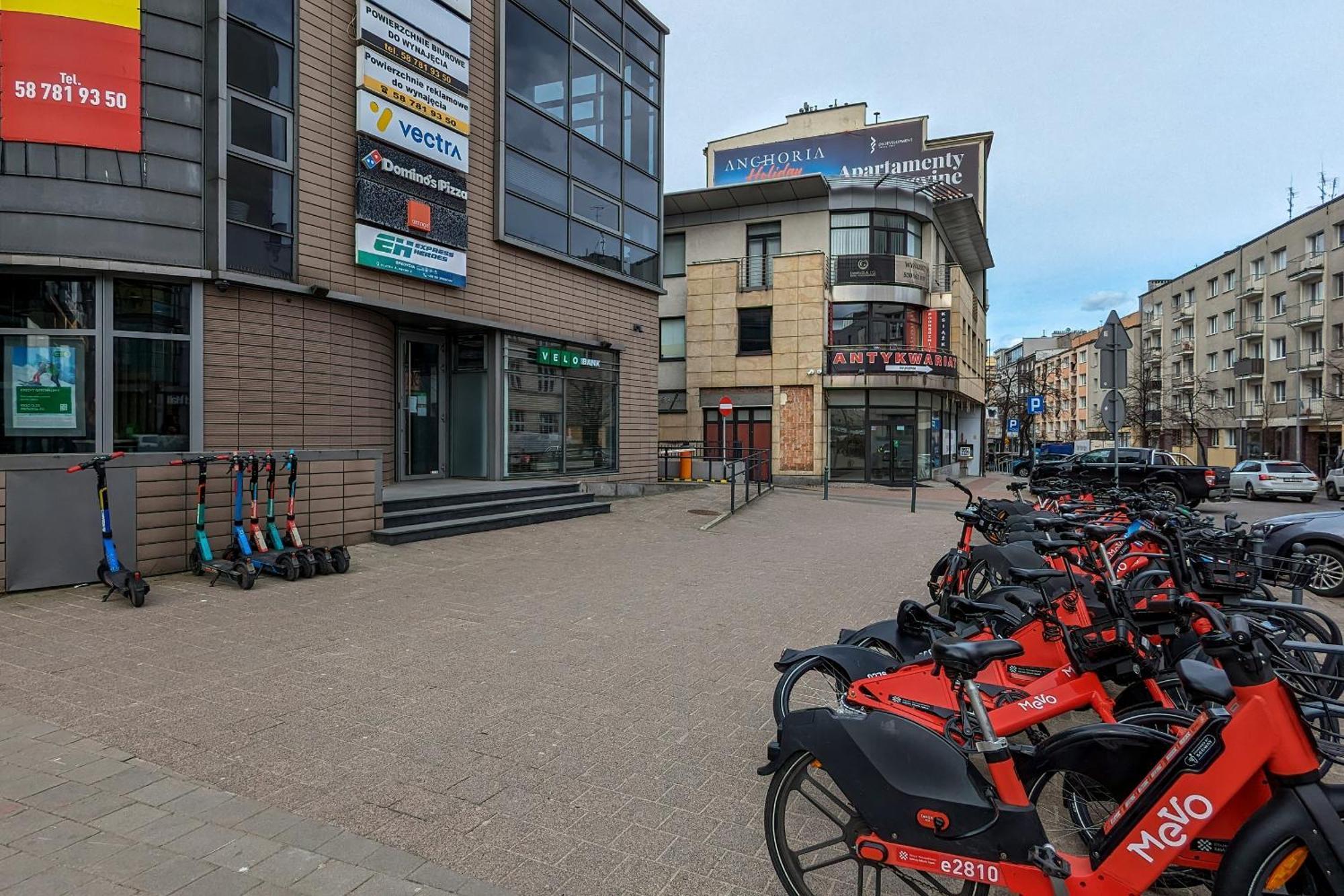 Apartment Wyjatkowy Z Projektorem I Stolem Bilardowym W Centrum Gdyni By Renters Gdynia